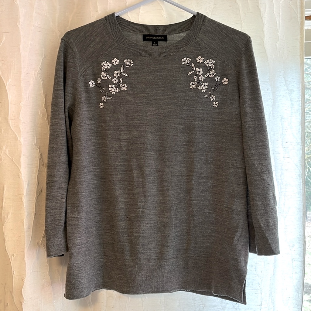 Banana Republic Floral Embroidered, 3/4 Sleeve, Gray Merino Wool Sweater